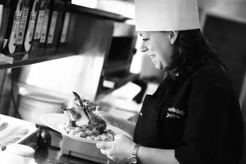 Besök Stora Hotellet Restaurang & Pub