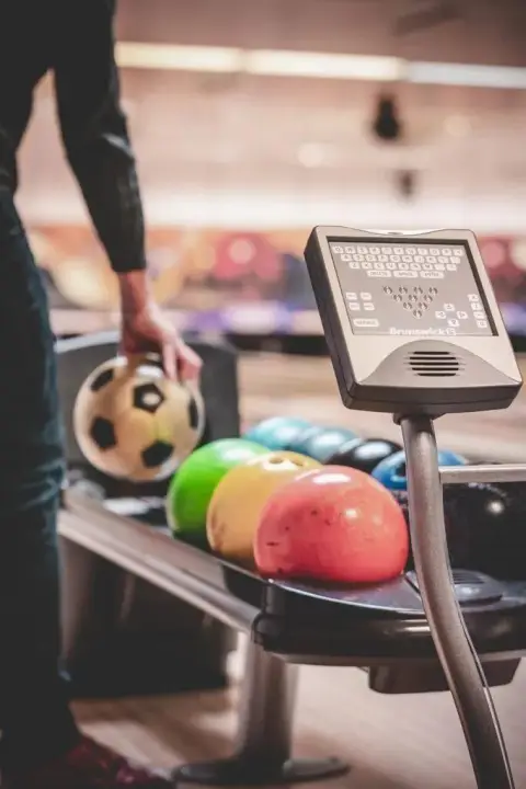 Besök Markaryds Bowling